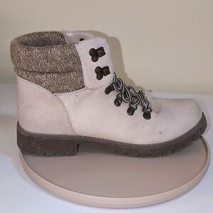 👢 Host Pick 🎈Women's size 8.5 tie boots